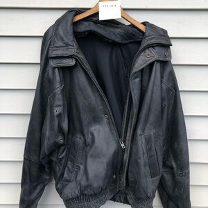 Men’s black leather jacket L